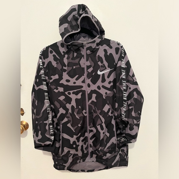 Nike Running Camo Windbreaker | Sz. Small | Gently used - Picture 3 of 4